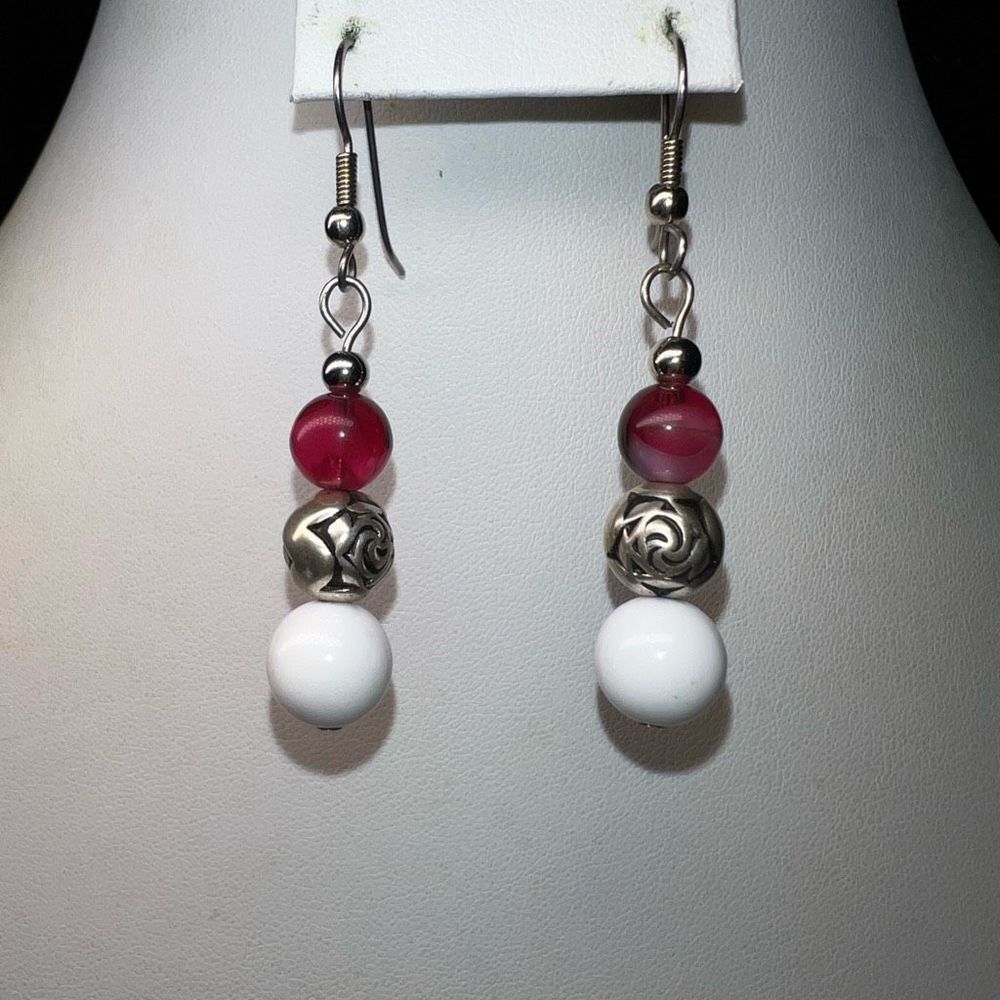 White and‎ Pink Bead with Silver Tone Flower Bead Earring